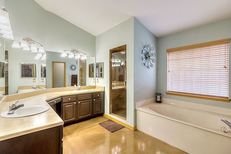 1st image of 525 Whitecap Cove Ct