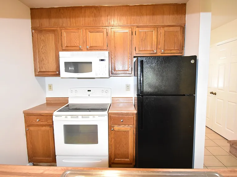 244 Wickford Ct — Photo 5