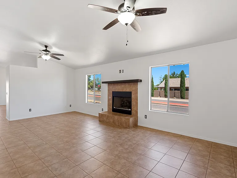 902 Monte Vista Ave — Photo 2