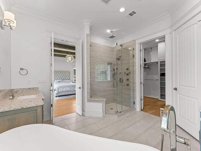 426 Marshall St — Photo 34