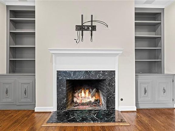 5th image of 811 Colonial Ave