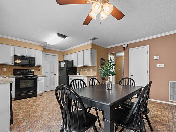 3rd image of 4138 Scotland Dr #18105641