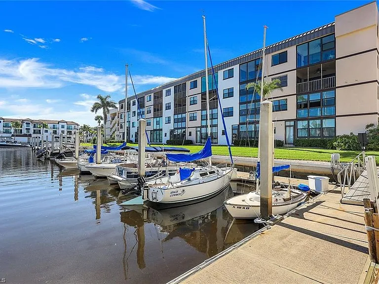 803 River Point Dr #201B — Photo 2