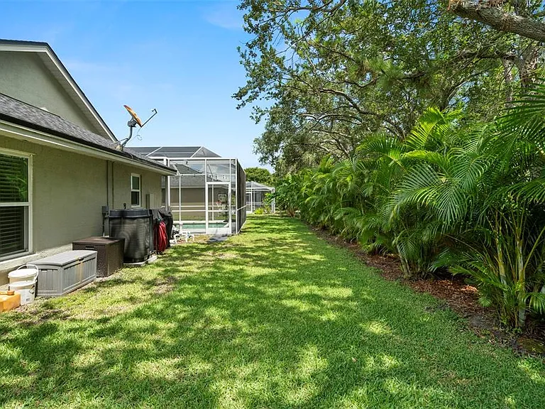 10516 Rochester Way — Photo 26