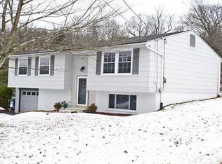 901 Key West Dr, Pittsburgh, PA 15239