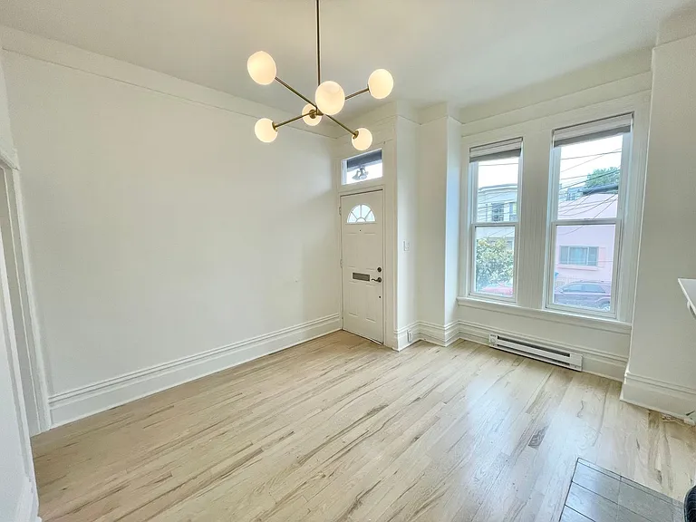 82 Alvarado St — Photo 4