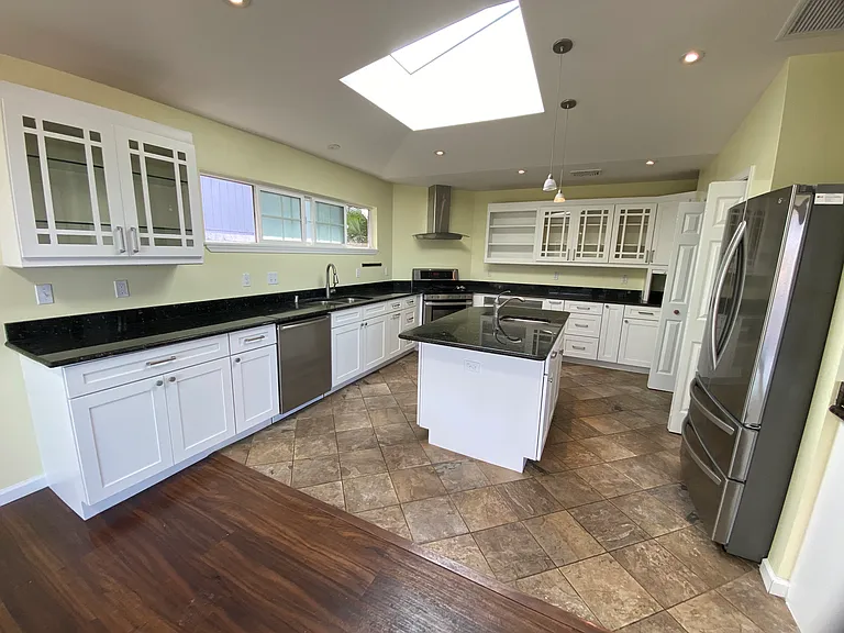1886 Saint Louis Dr — Photo 16