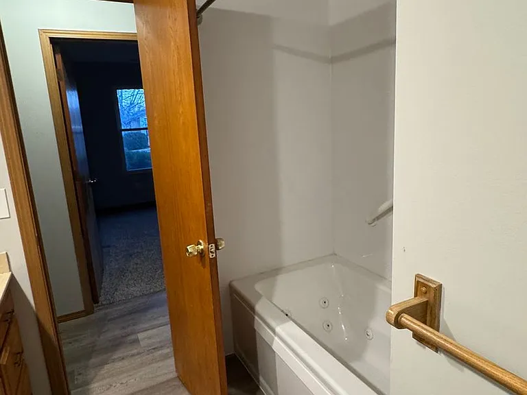 2762 W Roxbury St — Photo 9