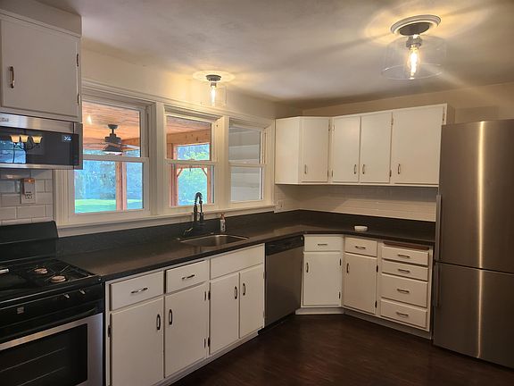 5th image of 205 Palmer Dr