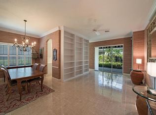 933 Vistana Cir, Naples, FL 34119