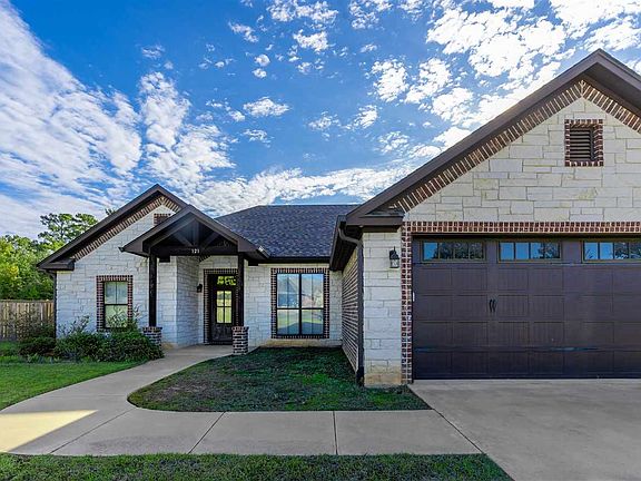 3rd image of 121 Faith Ln