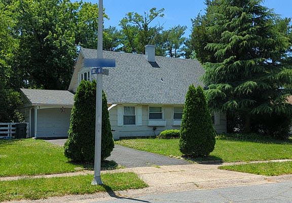 3rd image of 5 Sussex Dr