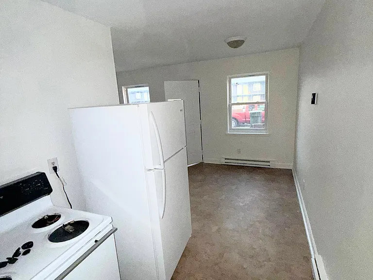 1012 Burke St #1012 — Photo 8