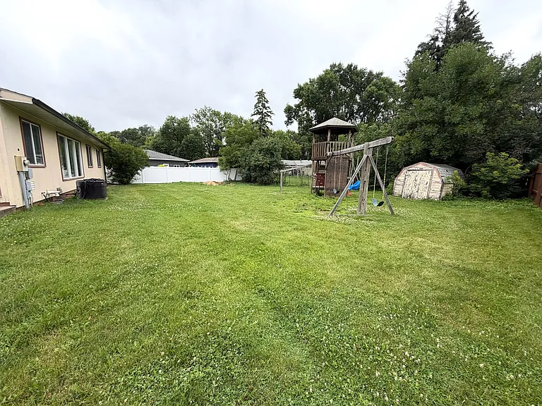 1309 Legeros Dr — Photo 32
