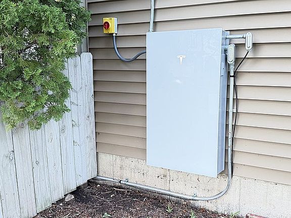 5th image of 3590 Fairfax Ct E