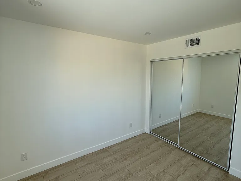 10214 Omelveny Ave #10212 — Photo 7