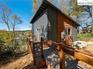 154 Lakeview Ter, Blowing Rock, NC 28605
