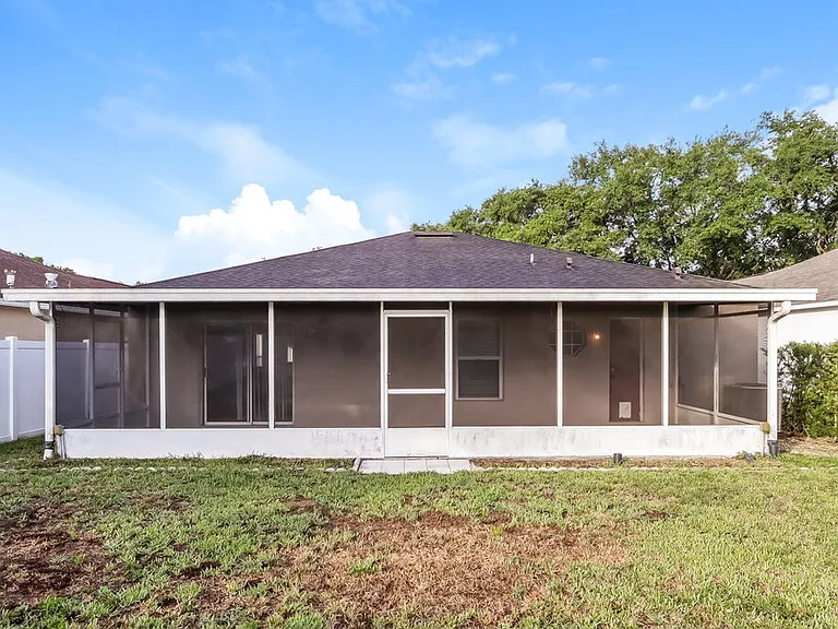 25213 Hyde Park Blvd — Photo 16