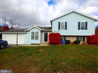 1960 Wood Duck Dr W, Chambersburg, PA 17202