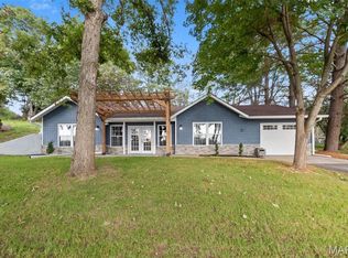 10217 Village Dr E, Foristell, MO 63348