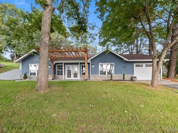 10217 Village Dr E, Foristell, MO 63348
