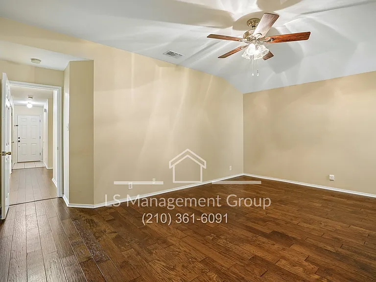 14343 Markham Gln — Photo 11