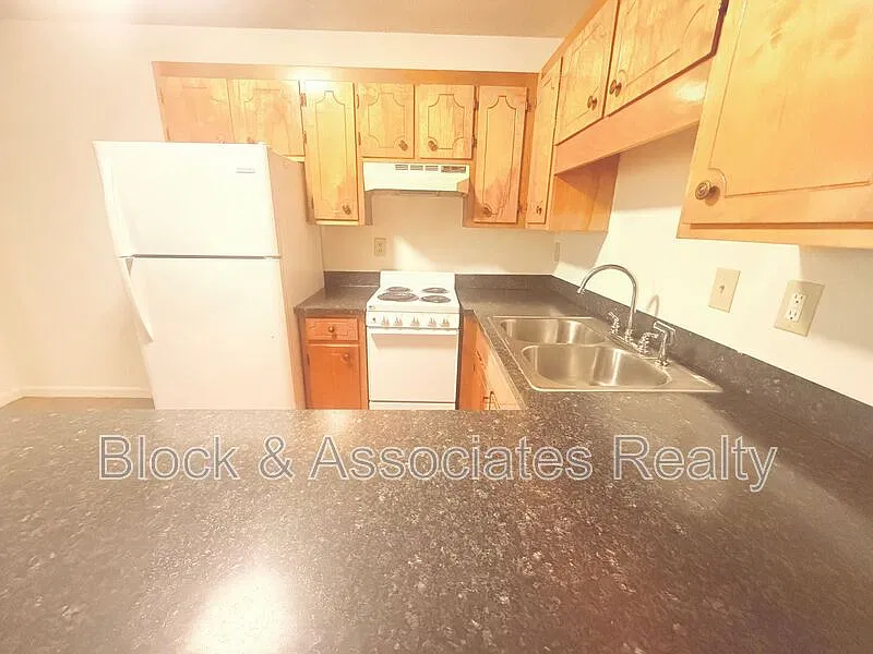 1 bed, 1.0 bath, $670 — Photo 2