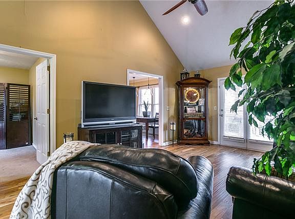 4th image of 115 Hermitage Dr