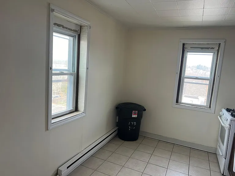 173 W Tilghman St #3 — Photo 9