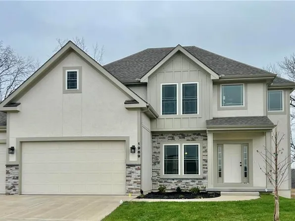 1969 Longview Dr, Liberty, MO 64068