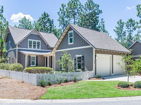 Corner lot with plenty of privacy