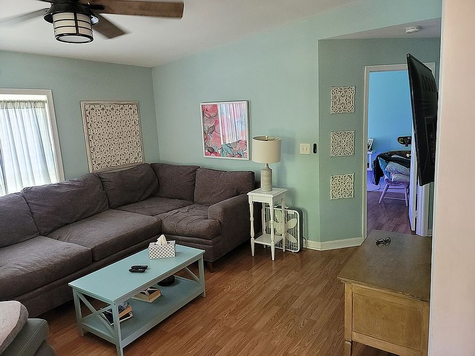 2nd image of 504 Spartanburg Ave #B