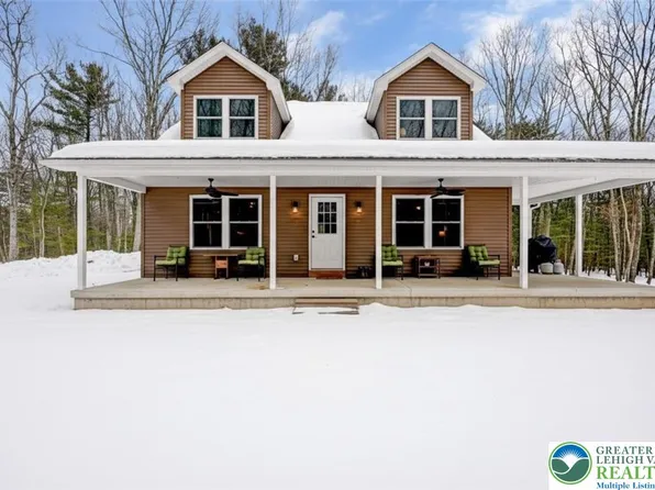 1055 Sugar Hollow Rd, Saylorsburg, PA 18353