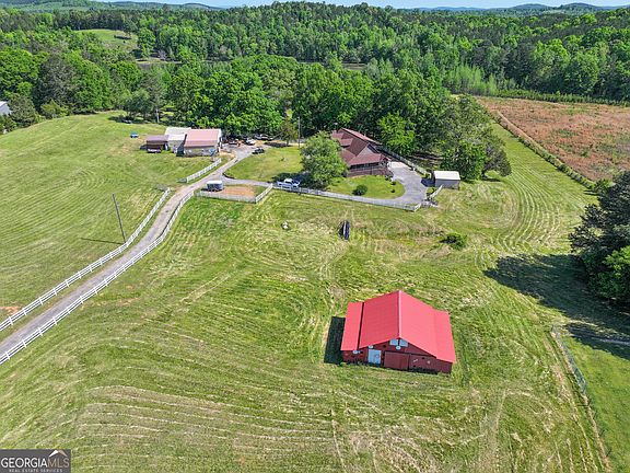 5th image of 360 Parrish Rd
