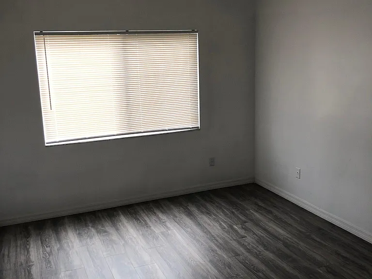 640 Kenwick Cir #204 — Photo 9
