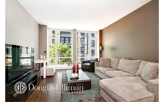 Rented by Douglas Elliman | media 23
