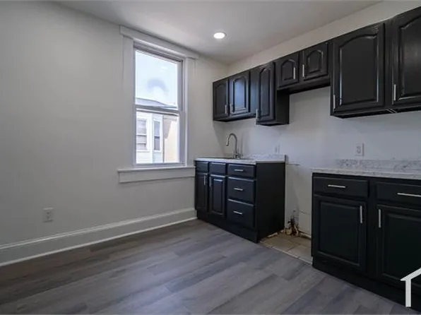 2410 Wharton St, Philadelphia, PA