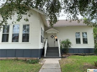 100 N Ridge St, Hallettsville, TX 77964