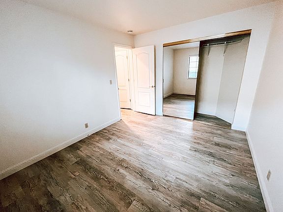 4th image of 869 Waverly Cmn