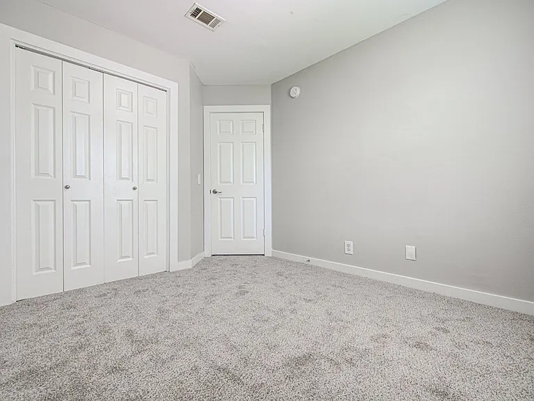 1302 Crete Ln — Photo 16