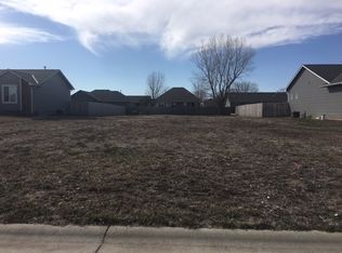 1412 Main St, Halstead, KS 67056