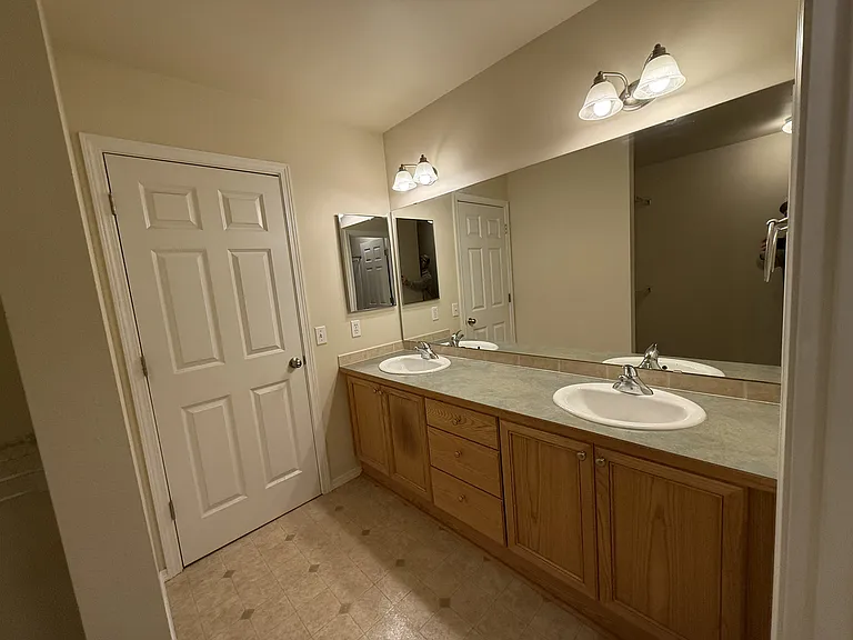 3382 S 283rd Ln — Photo 21