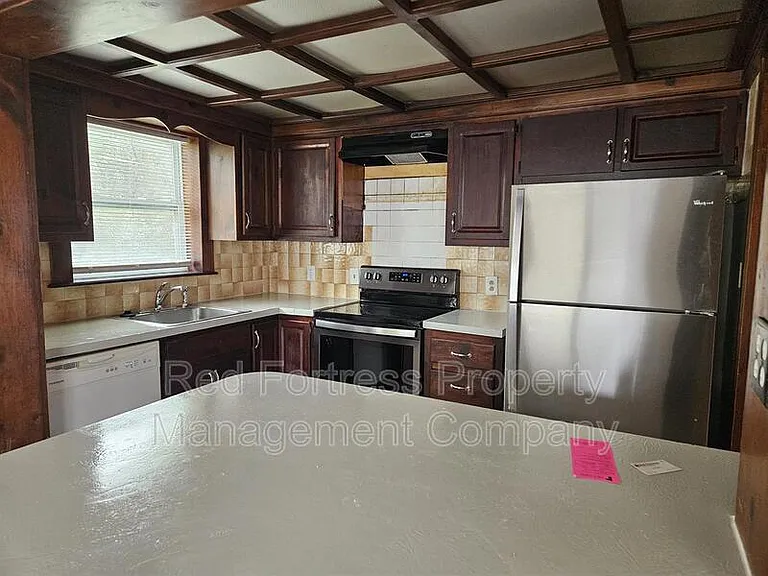 2530 Kennesaw St — Photo 4