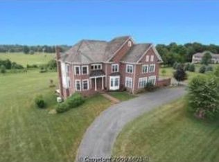 5710 Avery Park Dr, Derwood, MD 20855