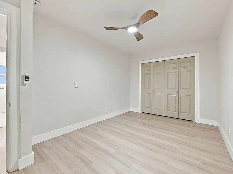 1161 Howard St — Photo 22