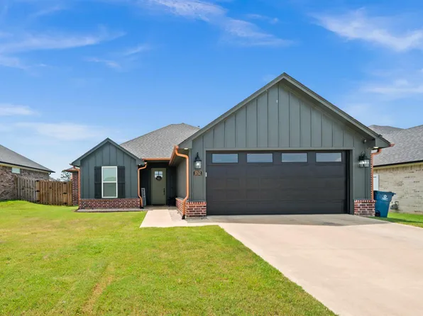 1712 Forestdale Blvd, Whitehouse, TX 75791