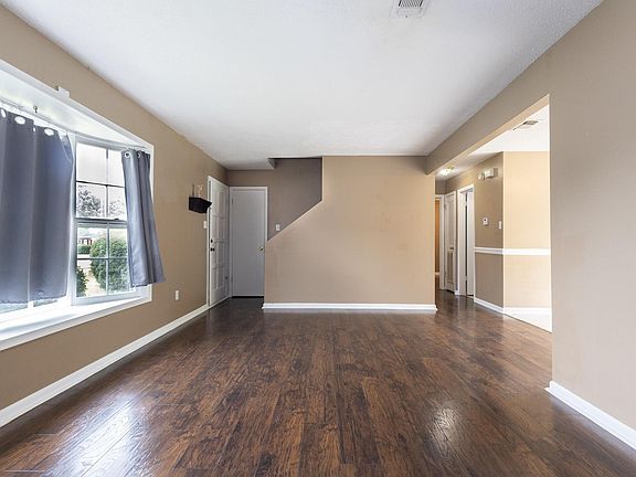 4th image of 110 Stonefield Ct