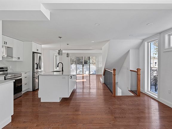 4th image of 6 Hillside Rd