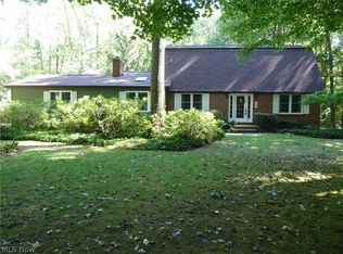 18787 High Point Rd, Chagrin Falls, OH 44023