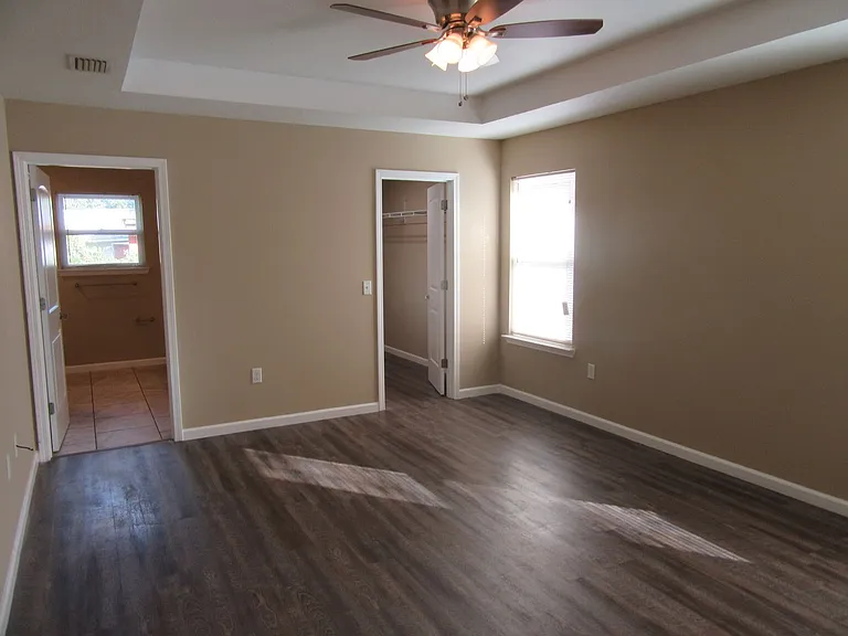 1517 Delaware Ave — Photo 13